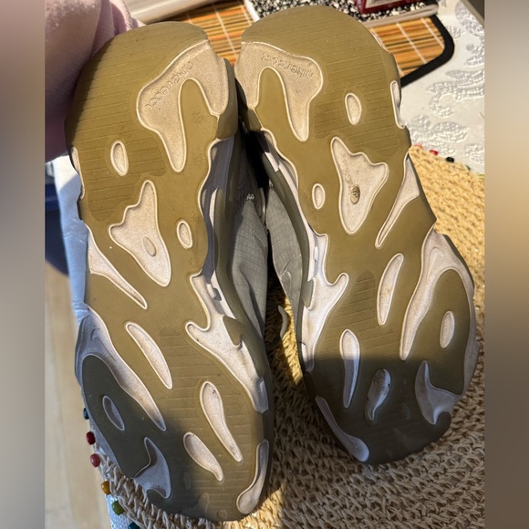 React Live Light Smoke Grey
Hyper Royal-CV1772-004 - Picture 10 of 13